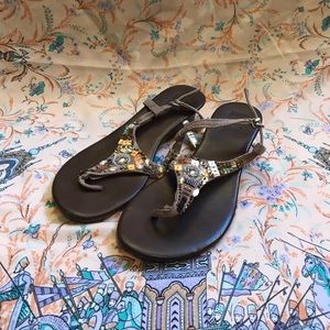 Embellished sandals. Small heel. size 7